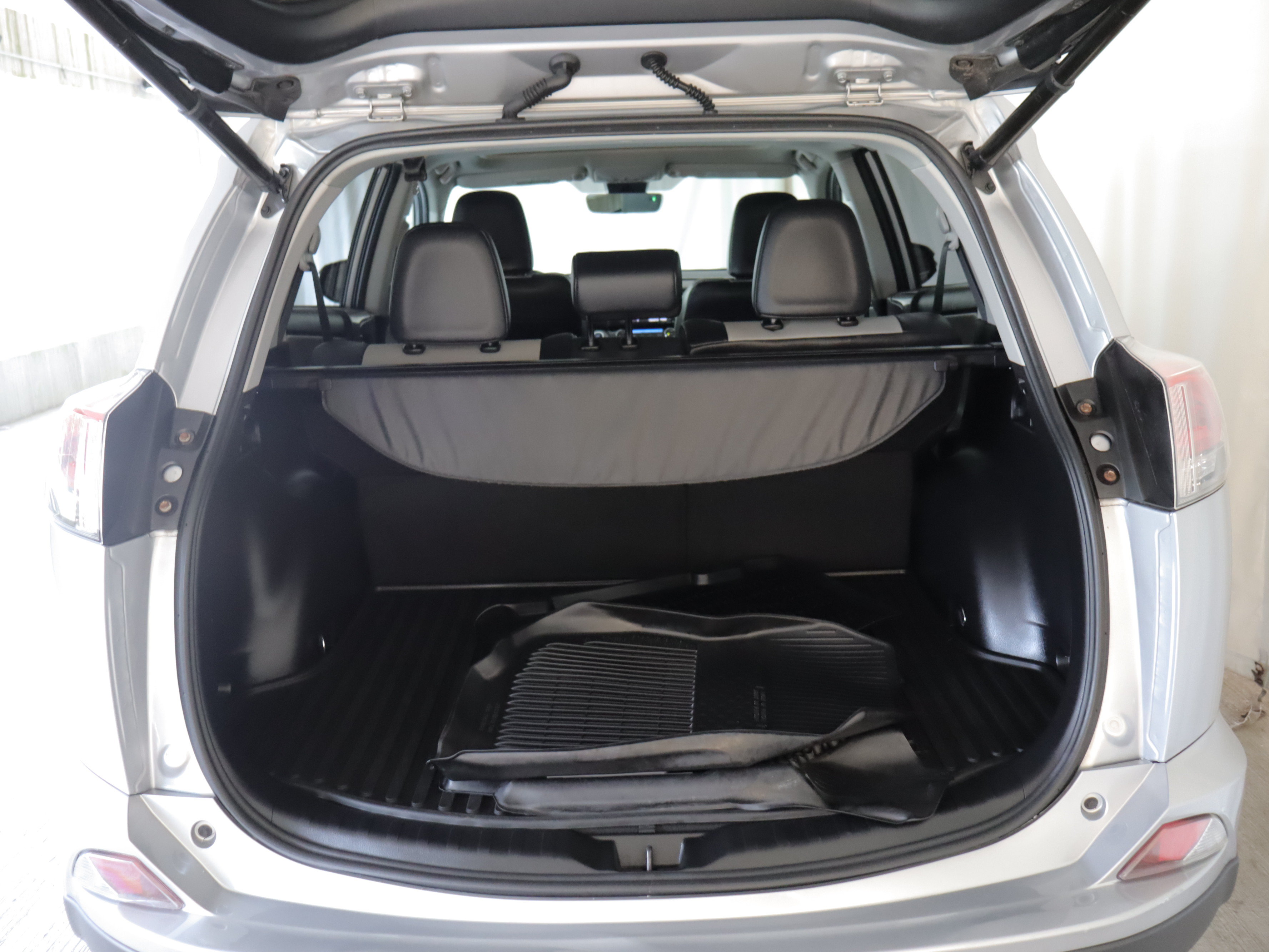 Used 2017 Toyota RAV4 Limited w/ All Weather Liner Package AWD/4WD image 20