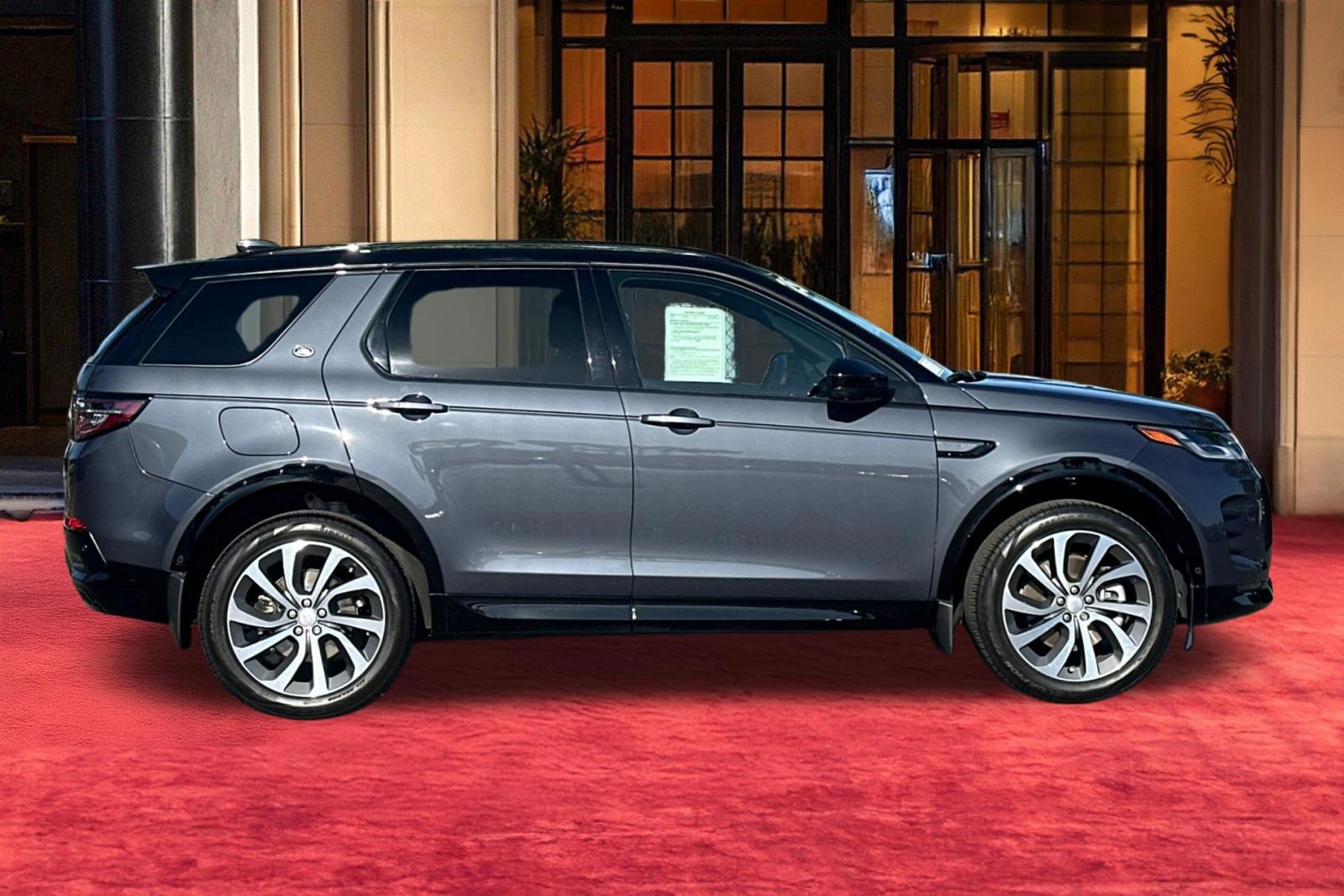 Certified 2025 Land Rover Discovery Sport Dynamic SE image 9