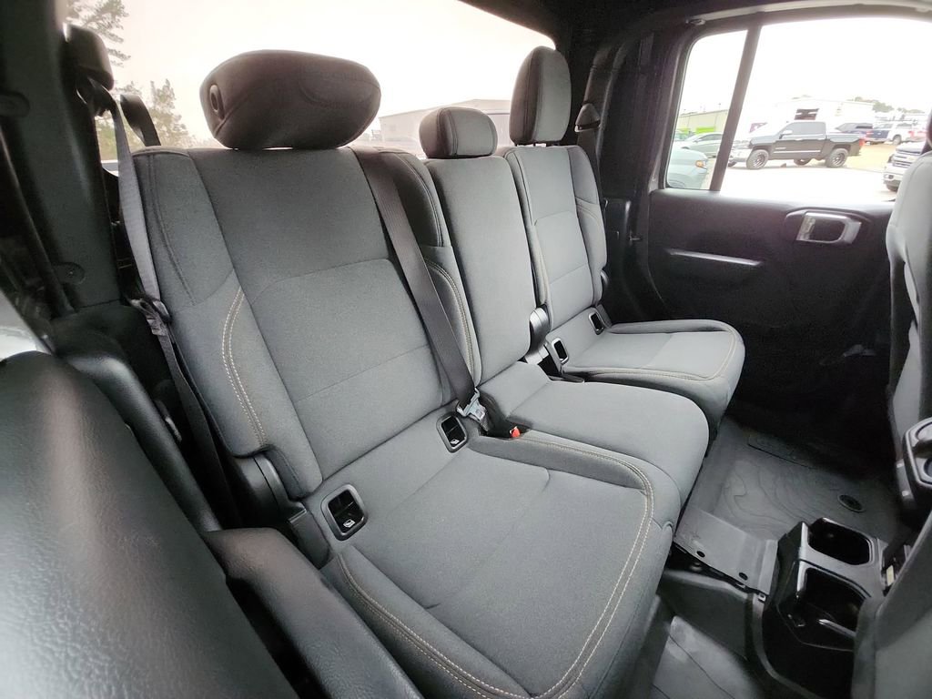 Used 2024 Jeep Gladiator Willys image 30
