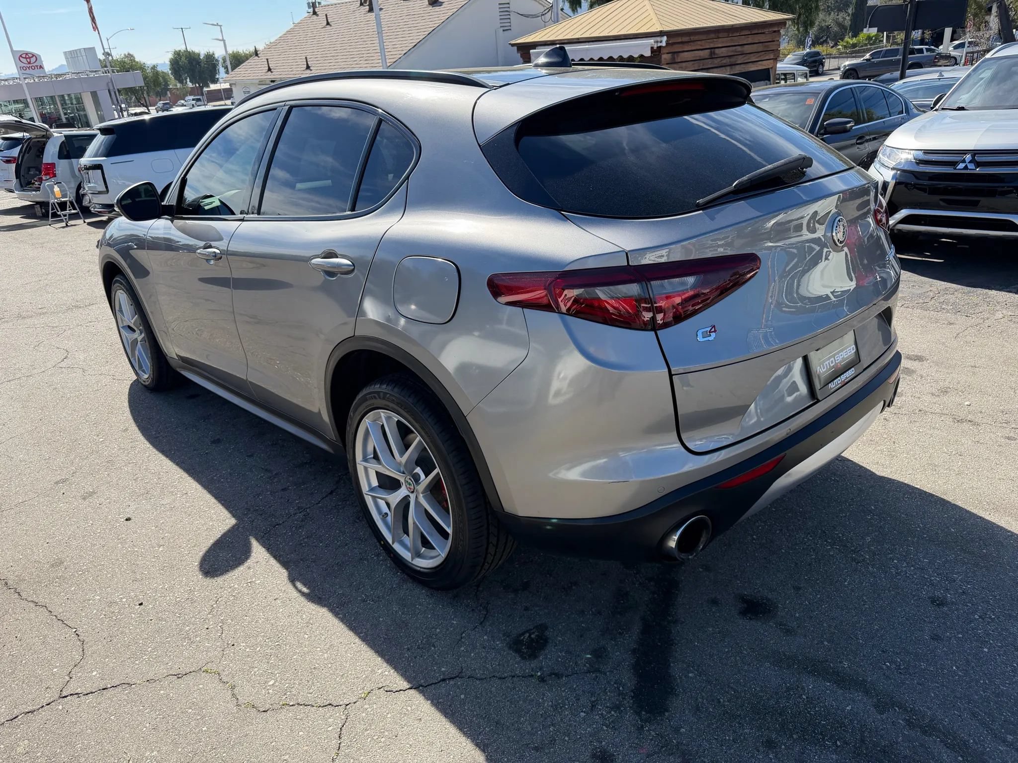 Used 2018 Alfa Romeo Stelvio Ti Sport AWD/4WD image 4