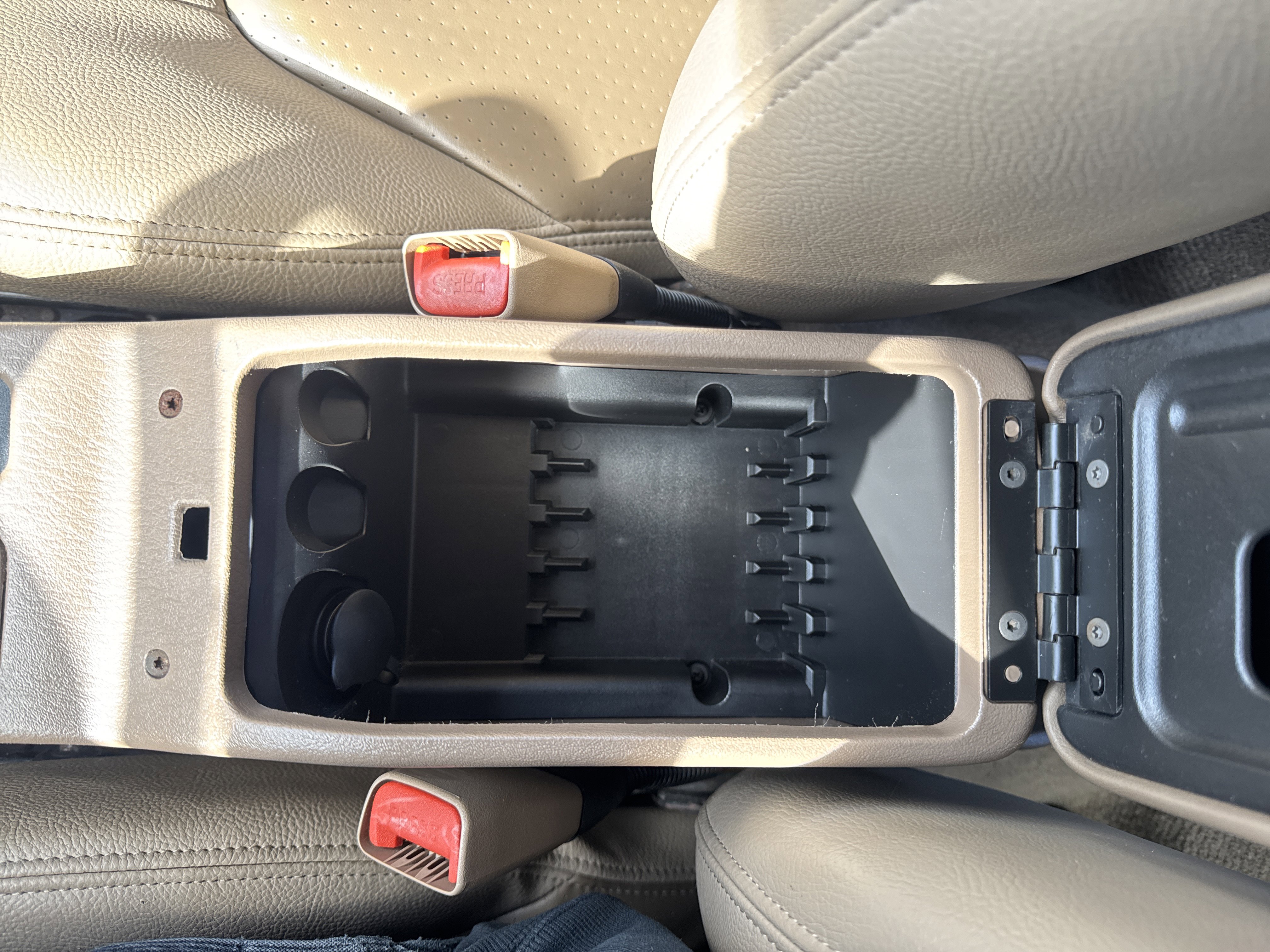 Used 2003 Chrysler Sebring GTC image 25