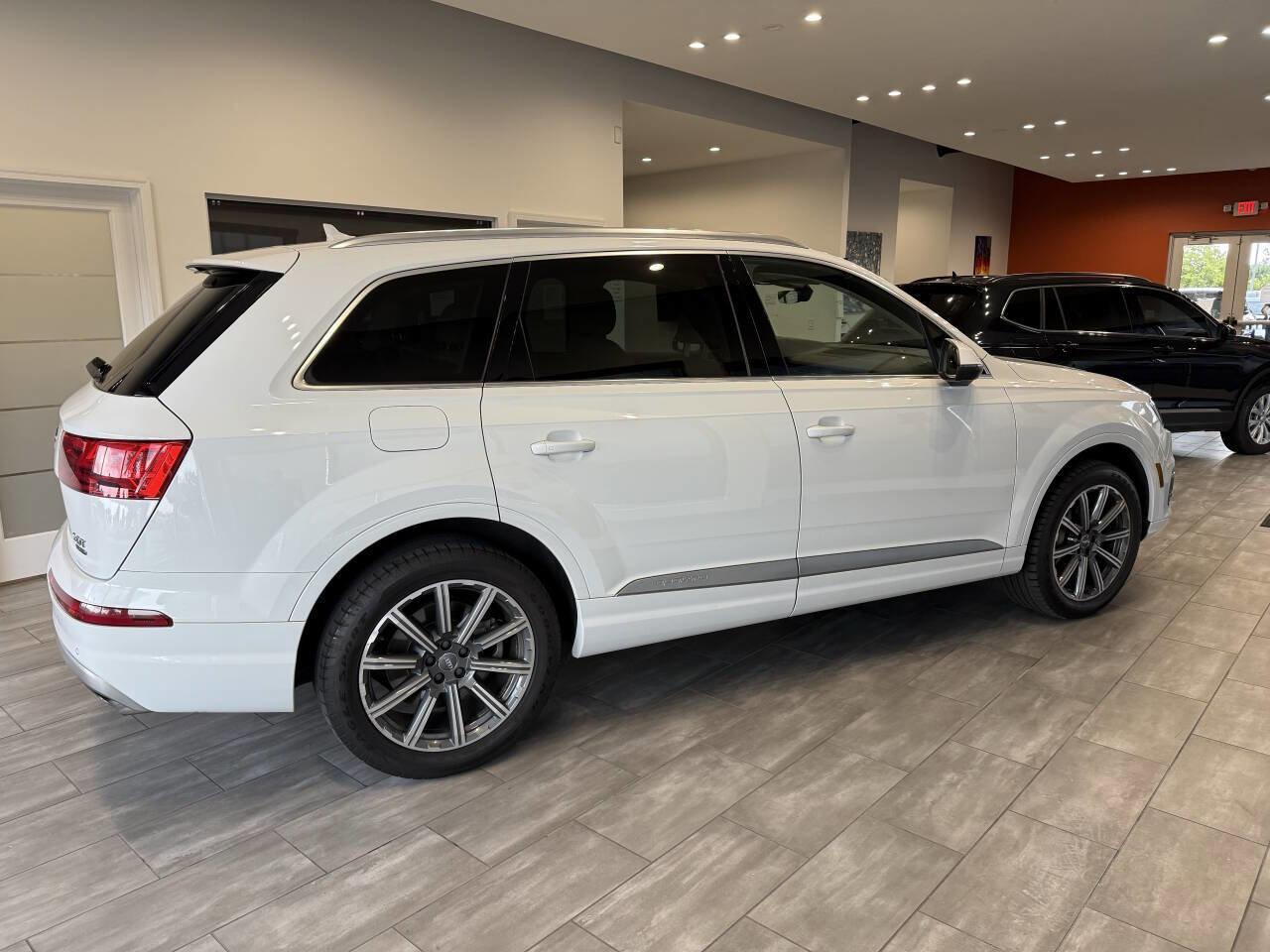 Used 2017 Audi Q7 3.0T Premium Plus image 8