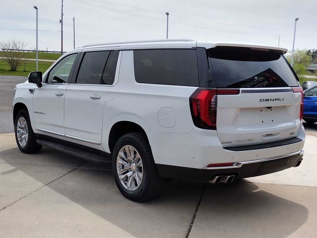 Used 2025 GMC Yukon XL Denali AWD/4WD image 18