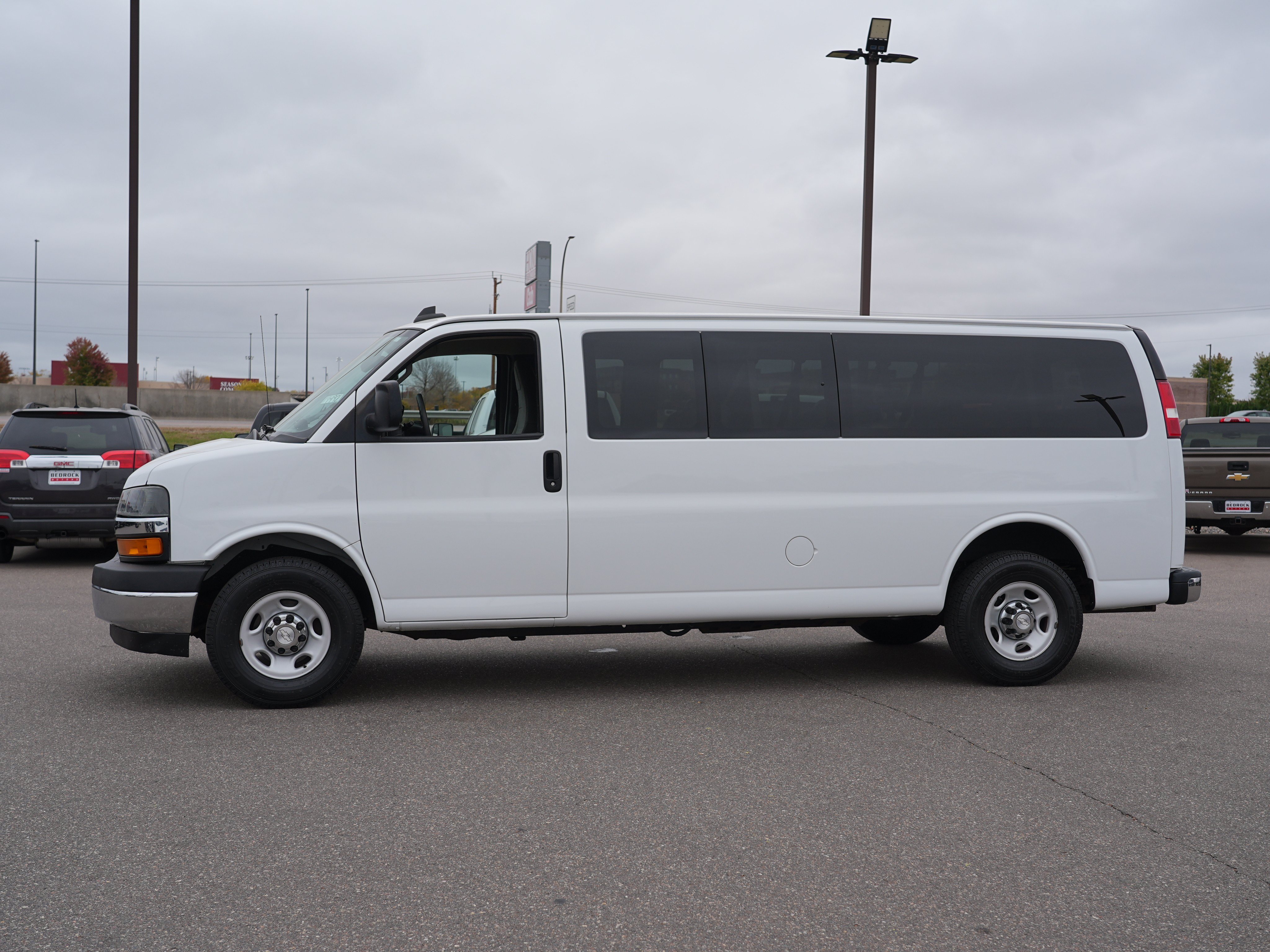 Used 2019 Chevrolet Express 3500 LT w/ LT Preferred Equipment Group RWD image 6