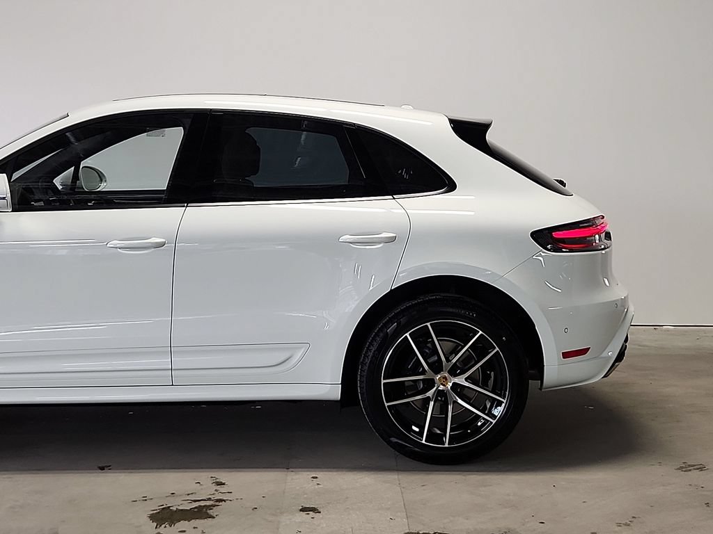 New 2026 Porsche Macan AWD/4WD image 7
