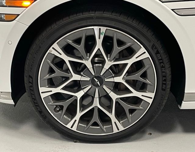 Used 2025 Genesis G90 3.5T image 9