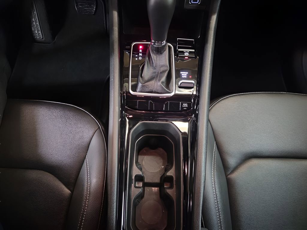 Used 2025 Jeep Compass Limited image 17