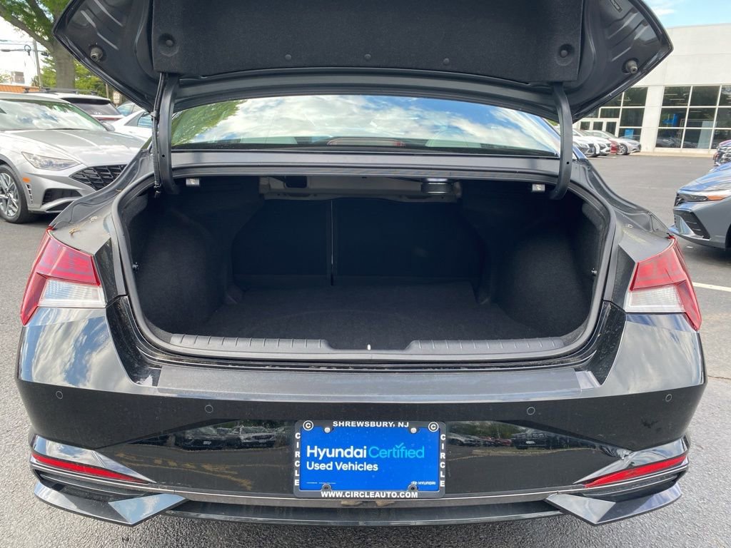 Certified 2023 Hyundai Elantra Limited FWD image 16