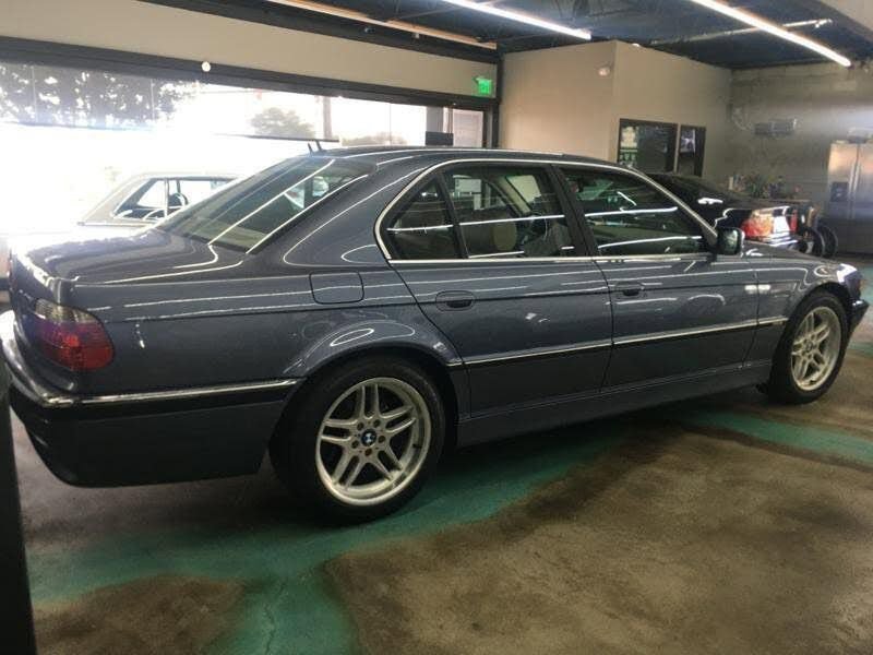 Used 2001 BMW 740i image 2