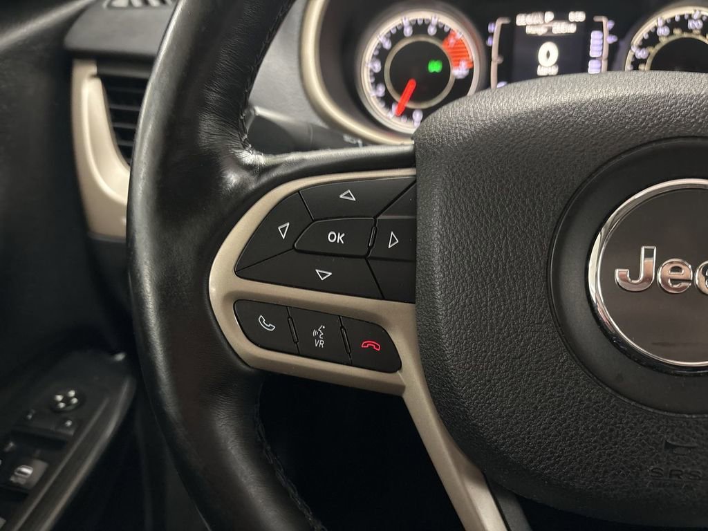 Used 2017 Jeep Cherokee Latitude w/ Cold Weather Group image 42