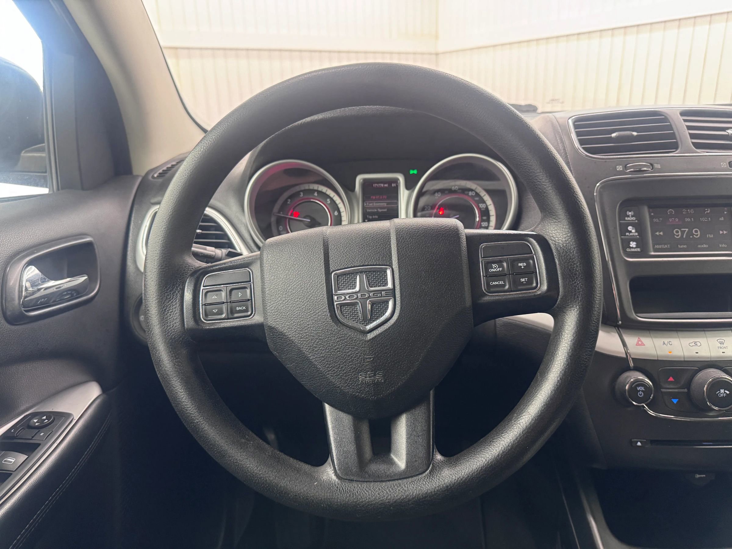 Used 2016 Dodge Journey SXT w/ Comfort/Convenience Group image 19