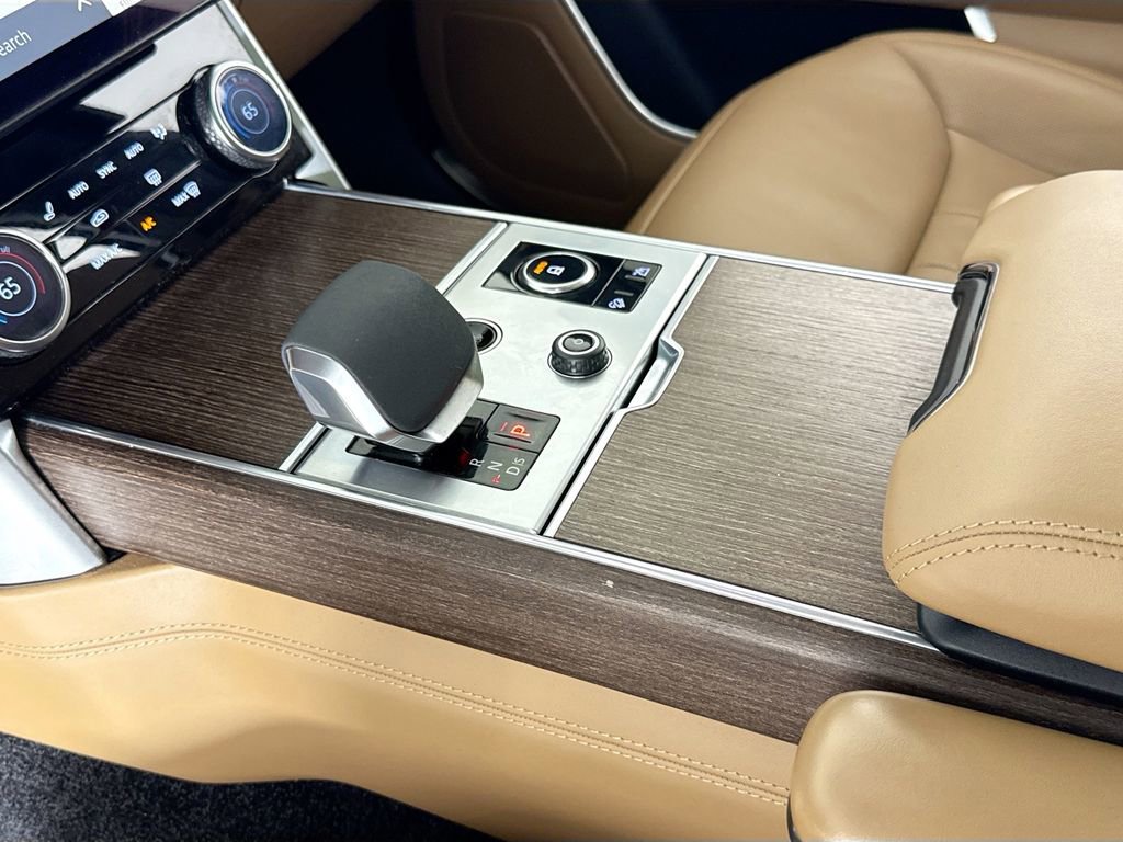 Used 2023 Land Rover Range Rover Long Wheelbase SE image 21