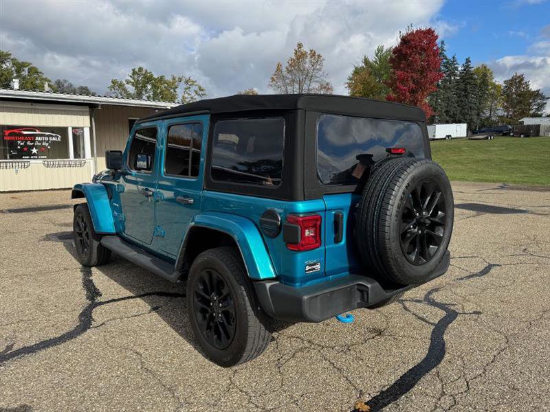 Used 2024 Jeep Wrangler Sahara image 6