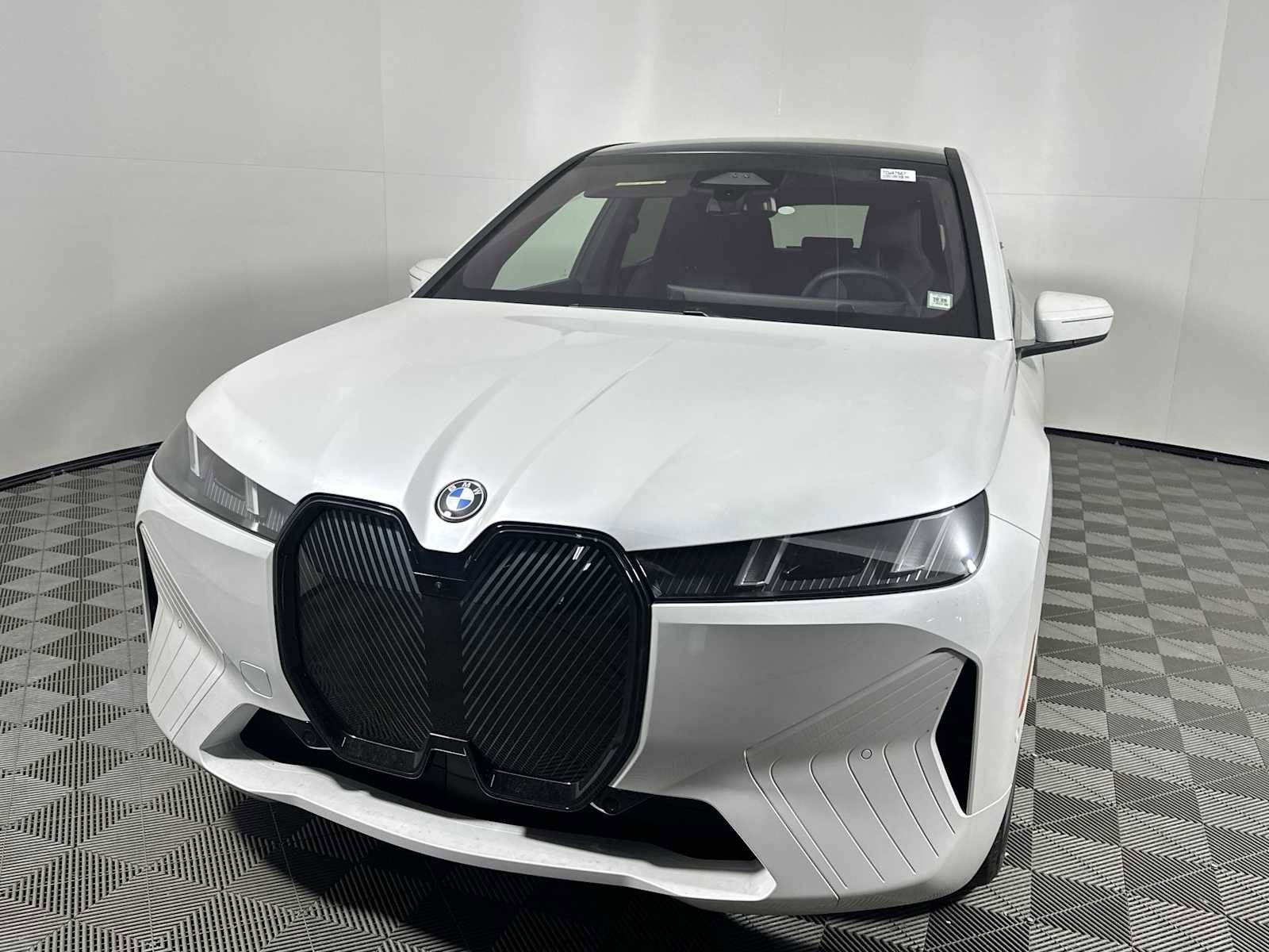 New 2026 BMW iX xDrive60 w/ Premium Package image 7
