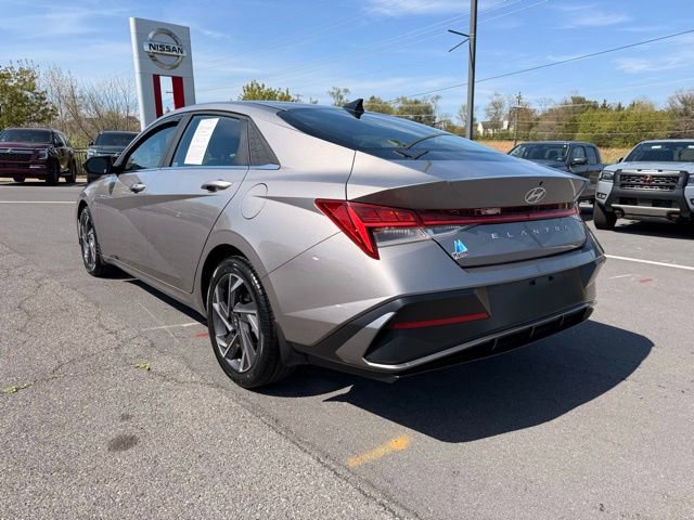 Used 2024 Hyundai Elantra SEL w/ Convenience Package image 7