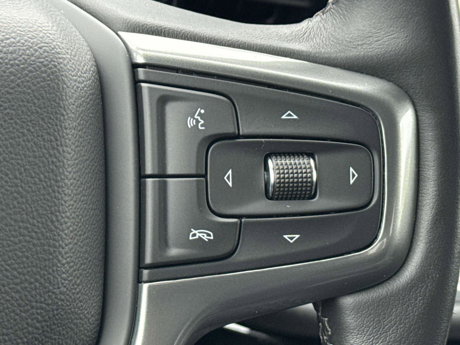 Used 2022 Chevrolet Silverado 1500 LT image 8