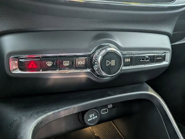 Used 2026 Volvo XC40 B5 Plus w/ Protection Package Premier image 19
