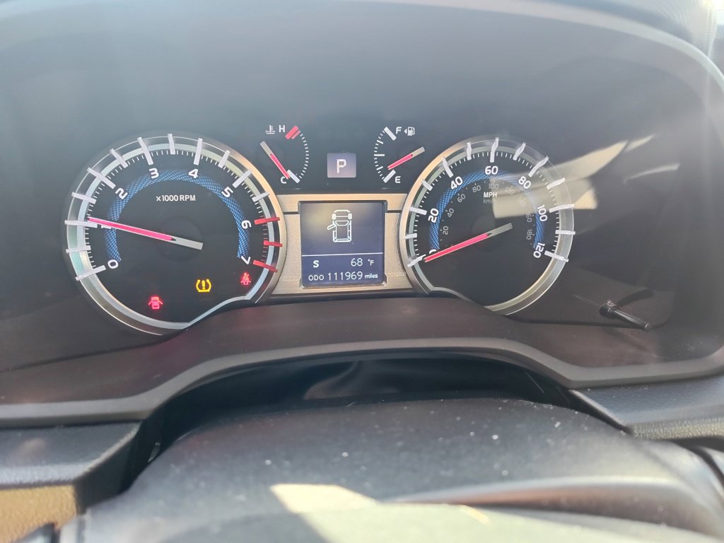 Used 2019 Toyota 4Runner SR5 AWD/4WD image 10