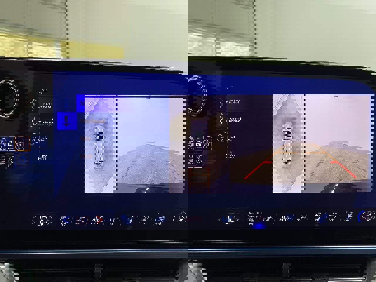 Used 2024 Chevrolet Equinox EV LT image 25