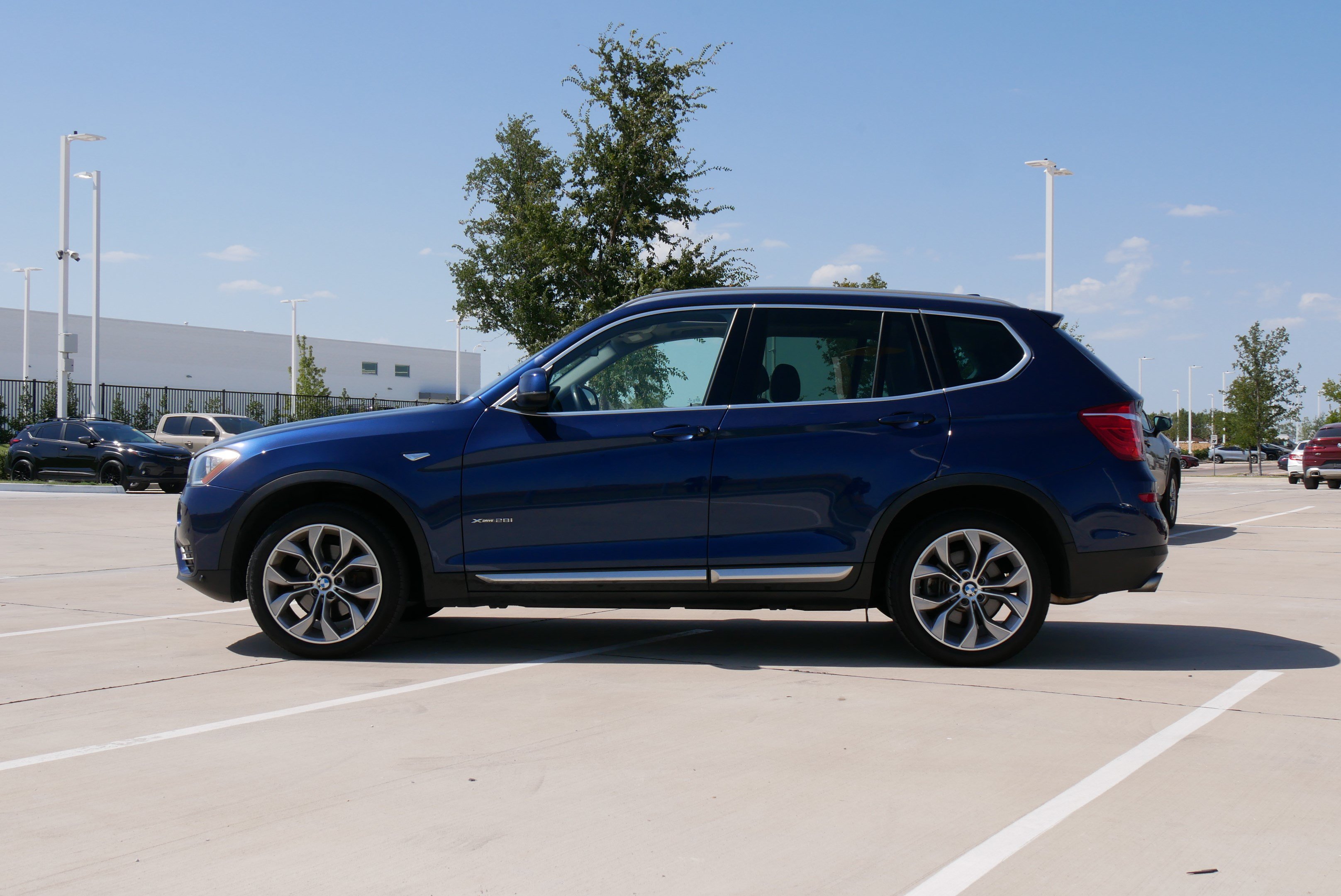 Used 2017 BMW X3 xDrive28i AWD/4WD image 6
