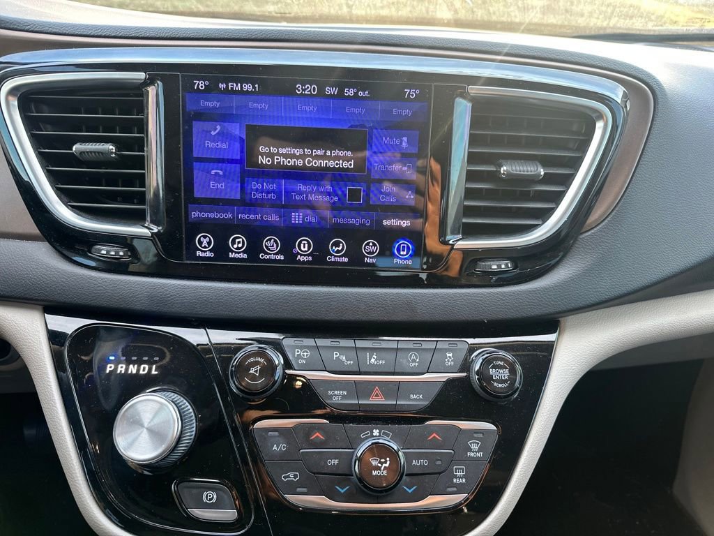 Used 2017 Chrysler Pacifica Touring-L Plus image 14