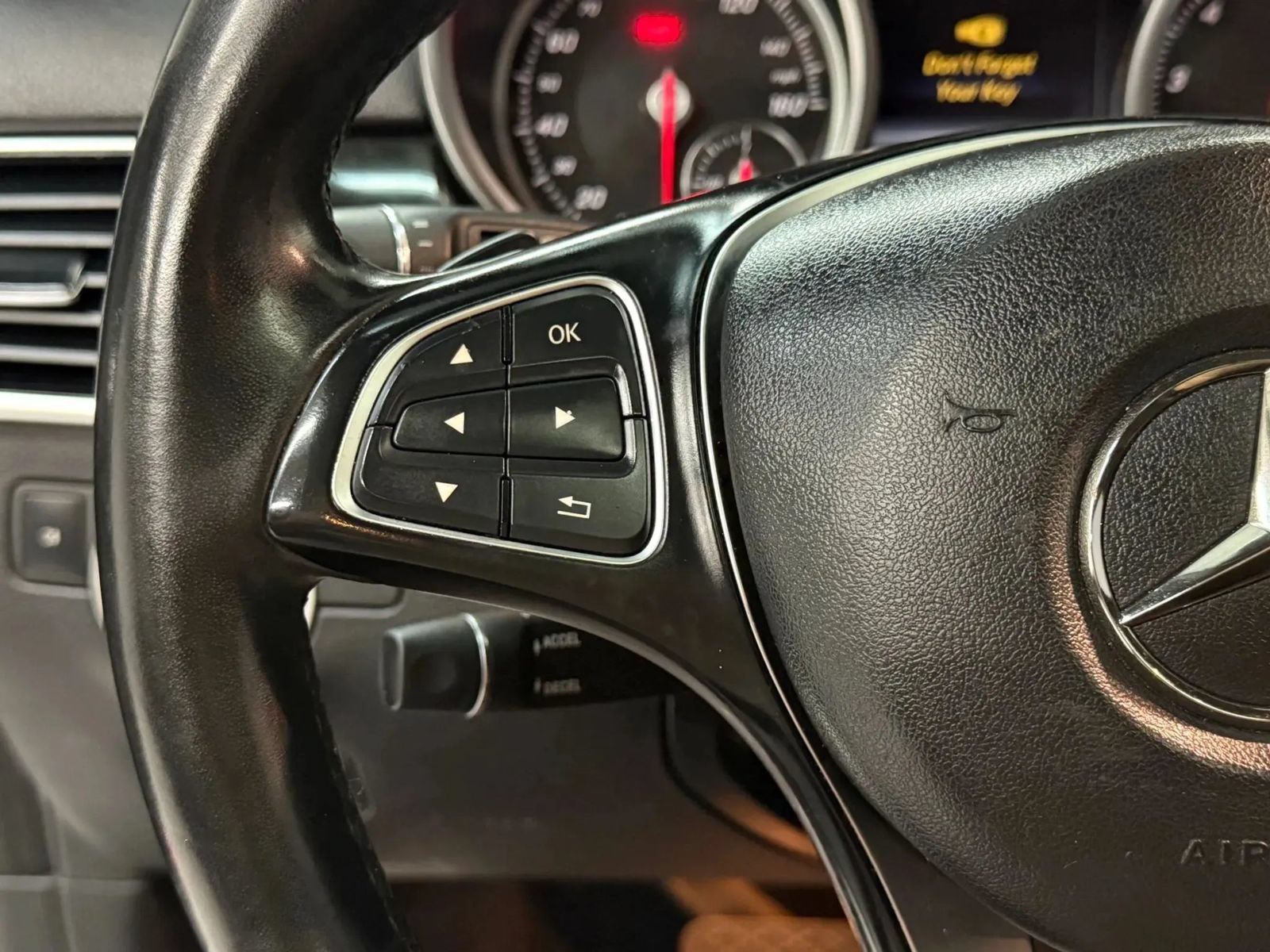 Used 2016 Mercedes-Benz GLE 350 w/ Premium Package image 27