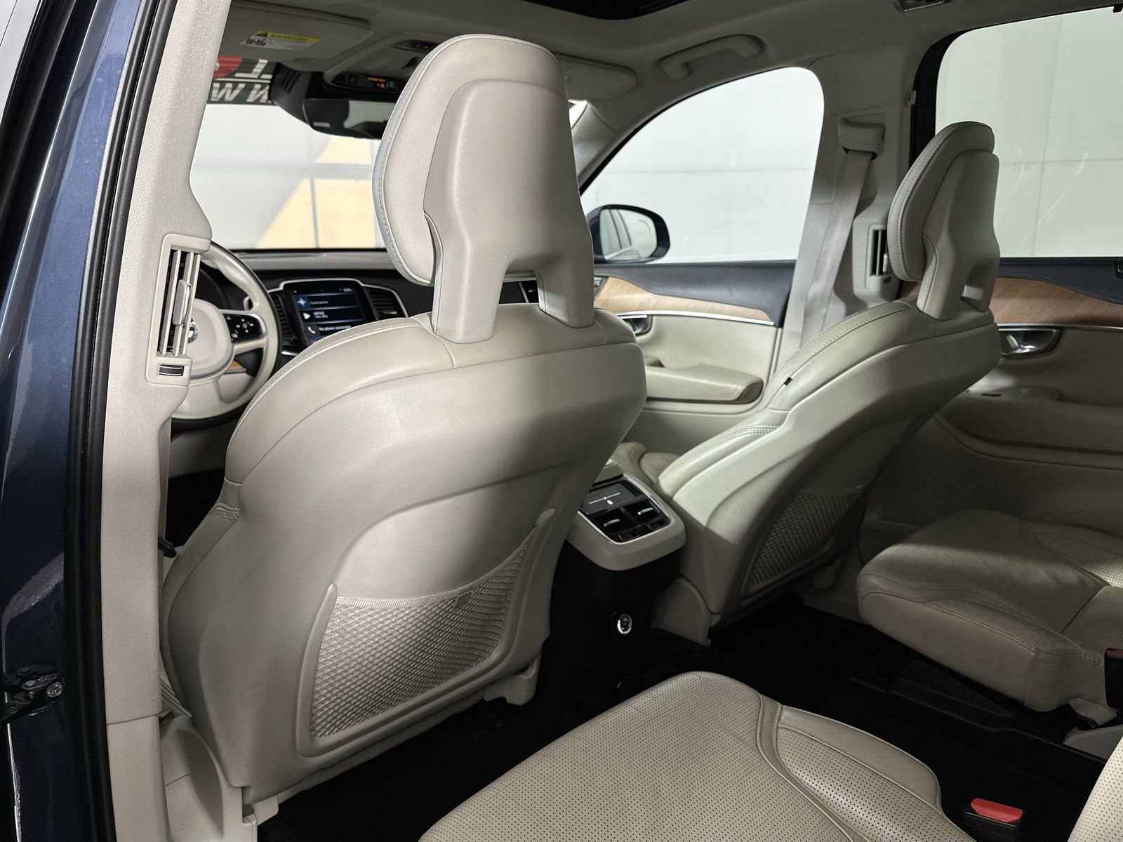 Used 2020 Volvo XC90 T6 Inscription w/ Protection Package Premier image 28