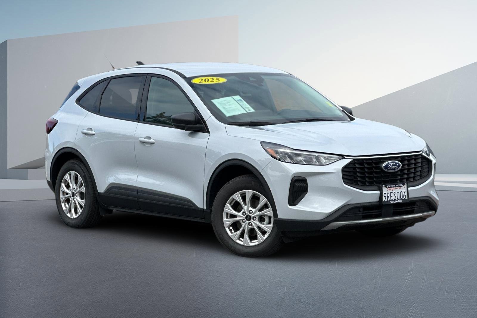 Used 2025 Ford Escape Active image 2