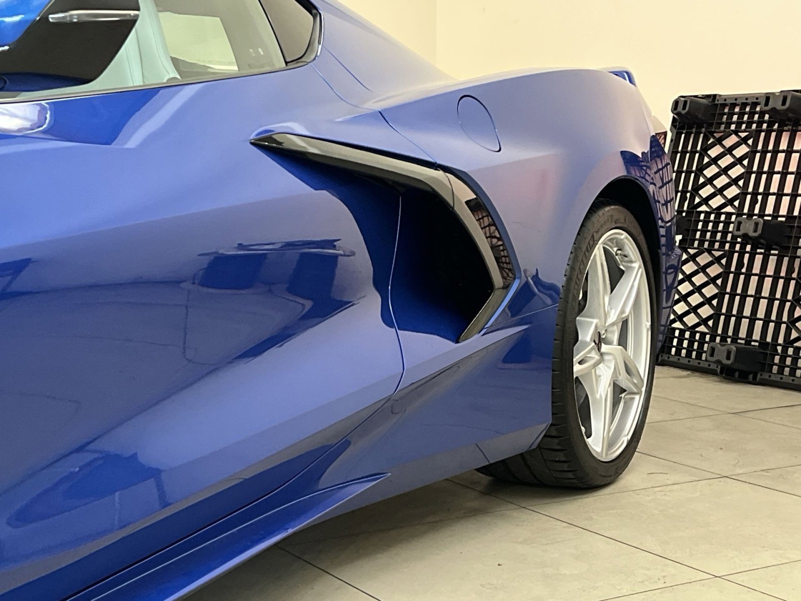 Used 2023 Chevrolet Corvette Stingray Coupe w/ Z51 Performance Package image 32