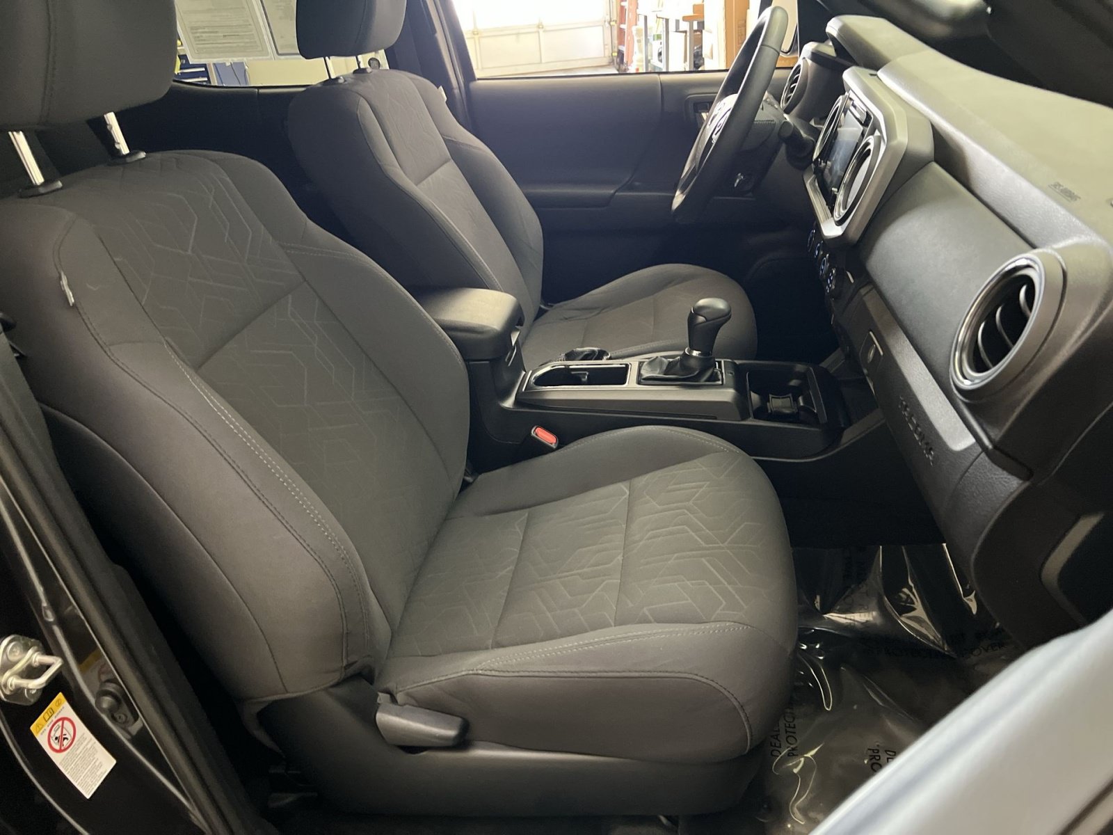 Used 2019 Toyota Tacoma TRD Off-Road AWD/4WD image 25