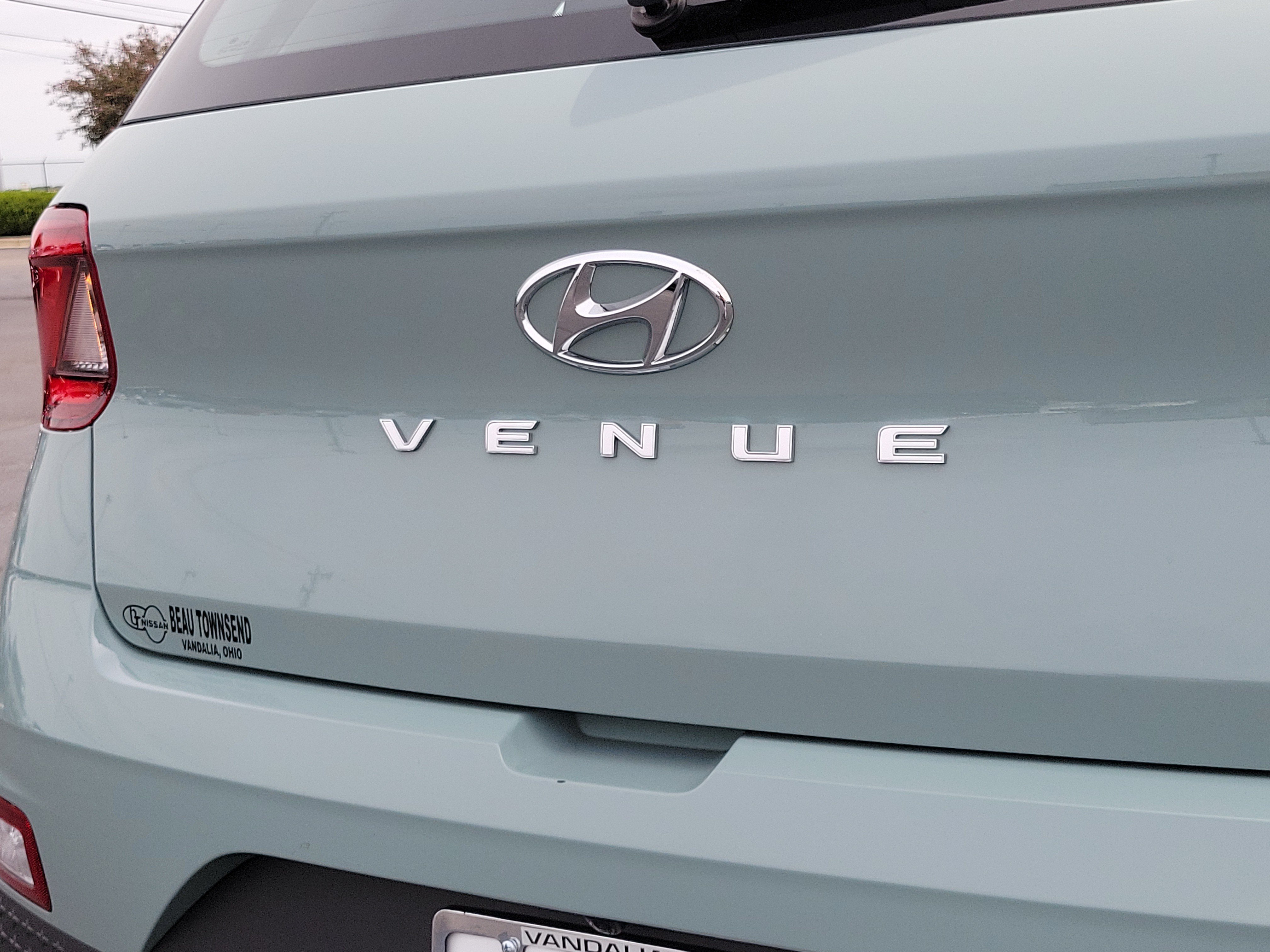 Used 2025 Hyundai Venue SEL FWD image 7