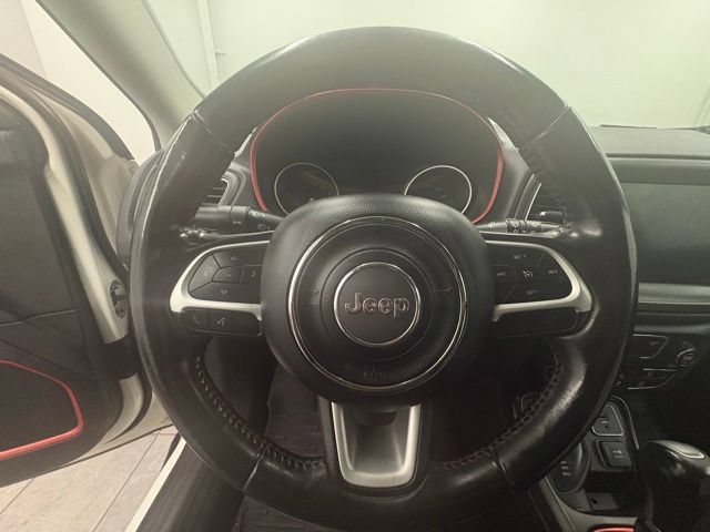 Used 2020 Jeep Compass Trailhawk AWD/4WD image 15