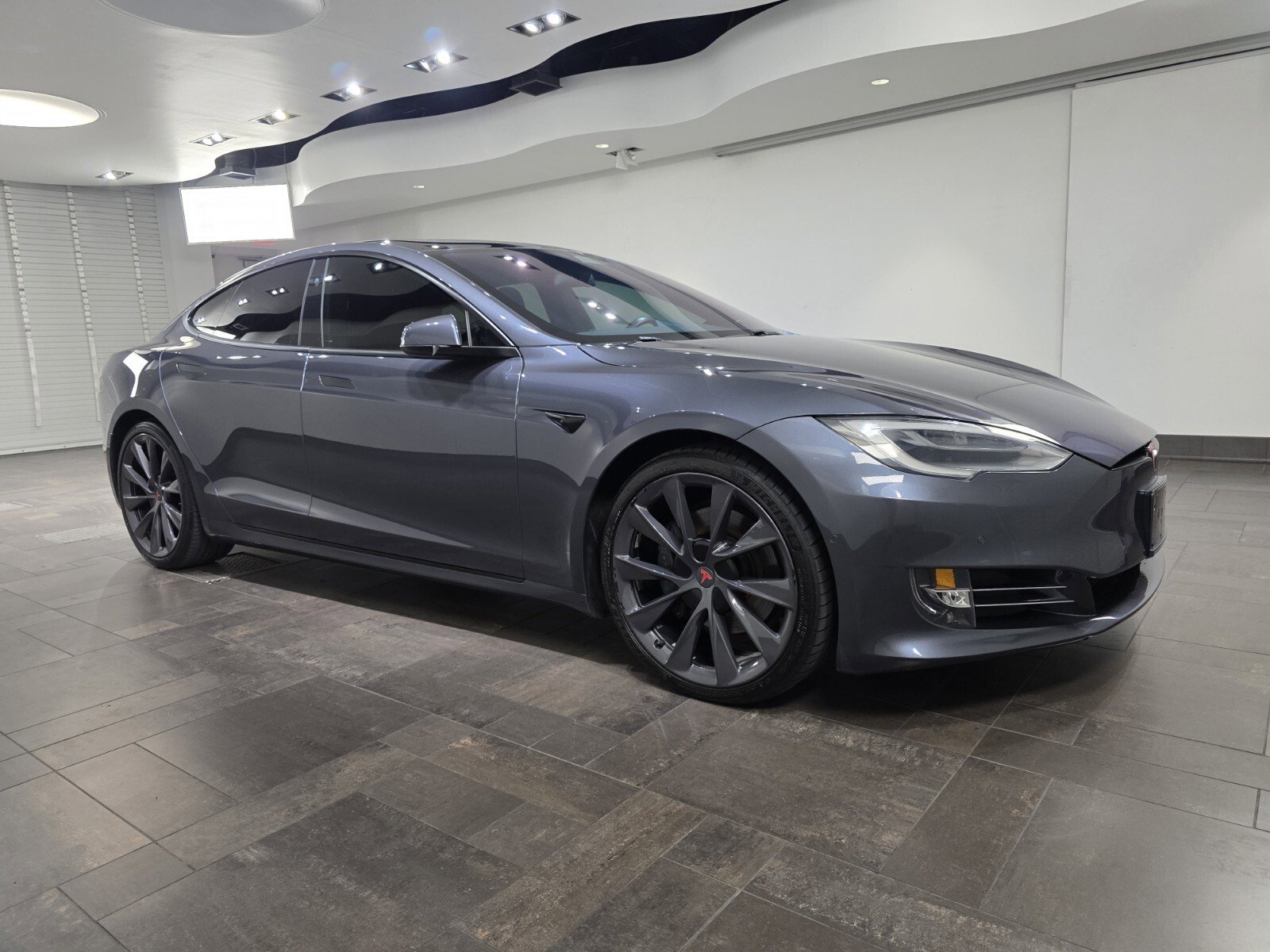 Used 2020 Tesla Model S Long Range Plus image 8