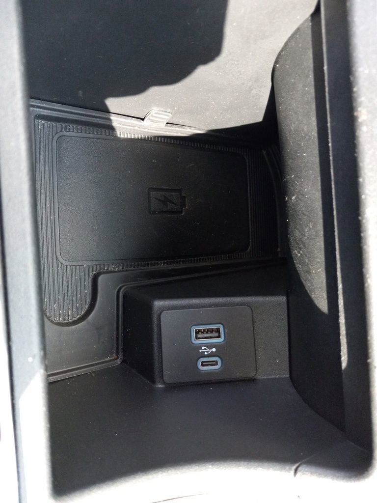 Used 2021 Ford Edge ST-Line w/ Cold Weather Package image 36