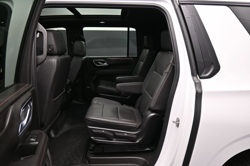 Used 2022 Chevrolet Suburban RST w/ Luxury Package AWD/4WD image 27