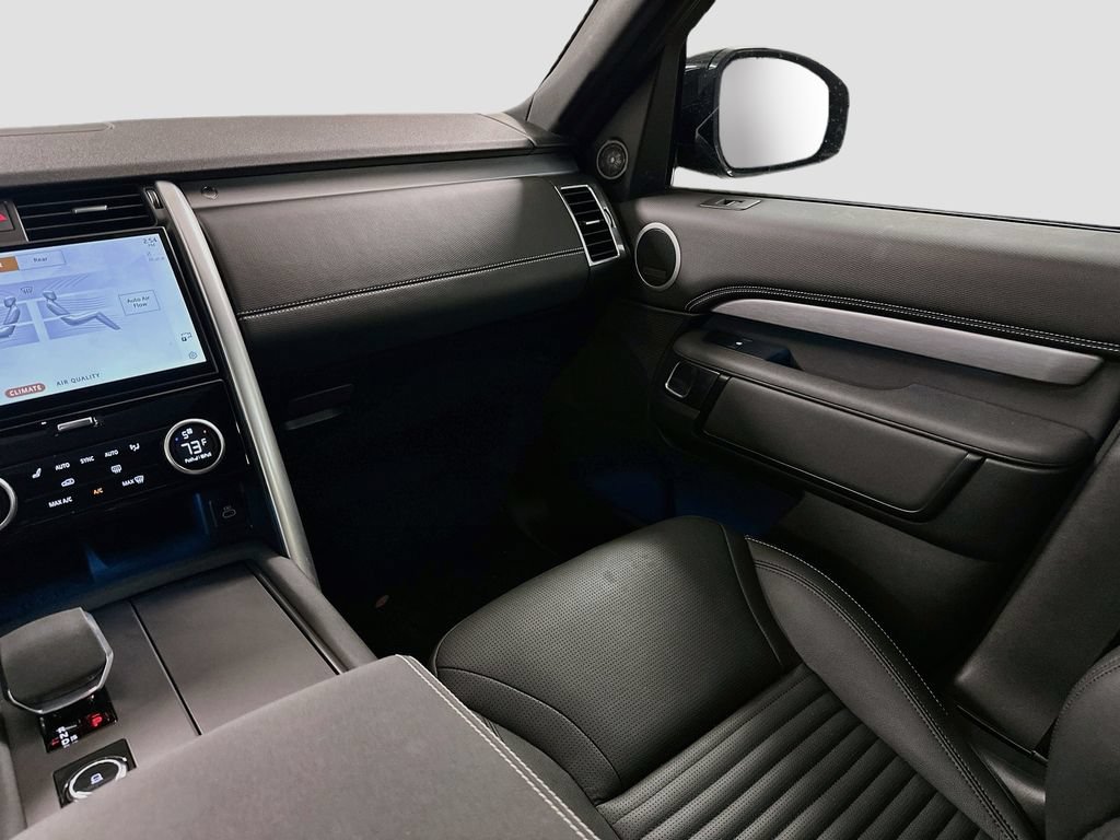 Certified 2025 Land Rover Discovery Dynamic SE AWD/4WD image 24