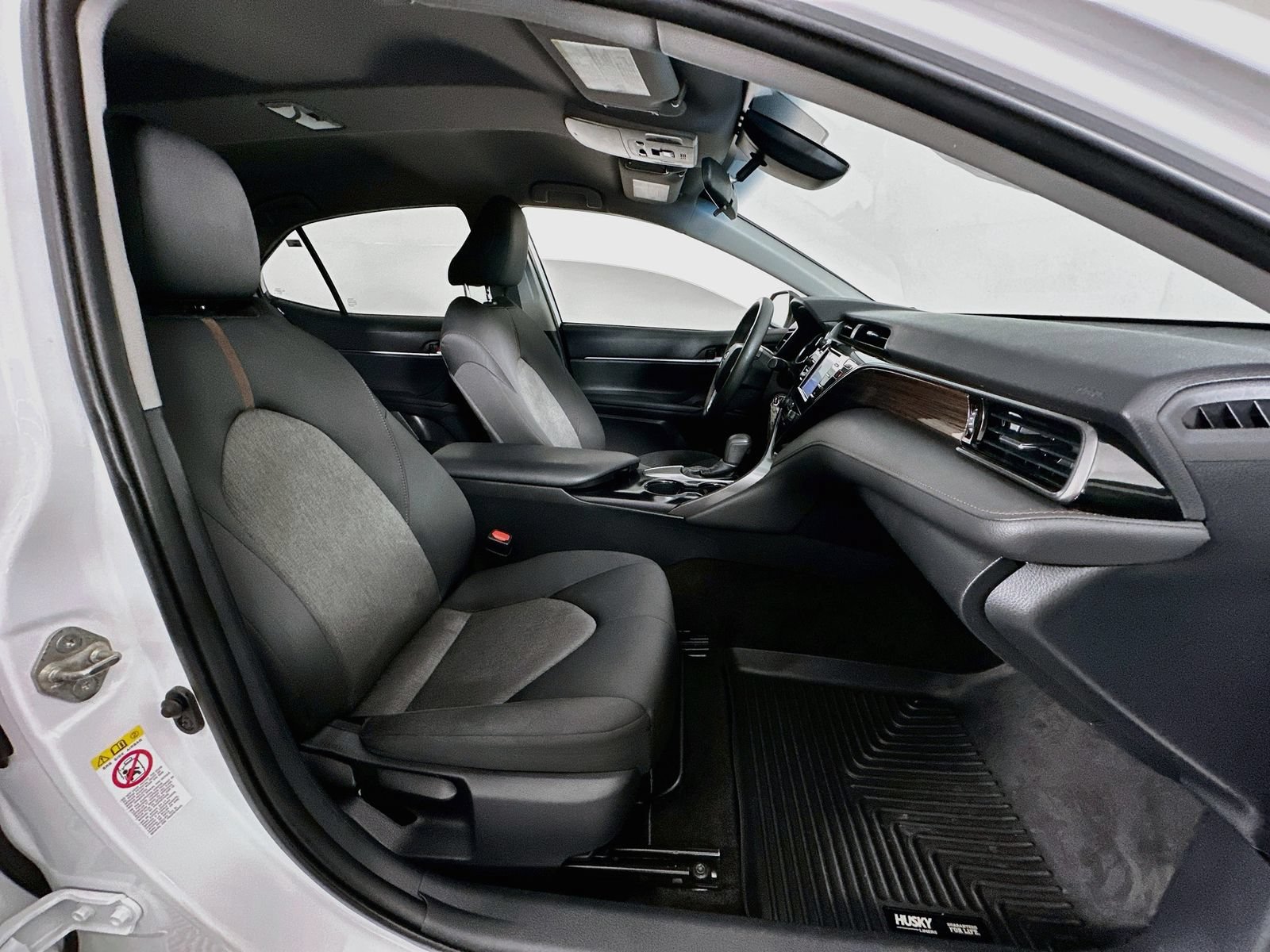 Used 2019 Toyota Camry LE FWD image 26