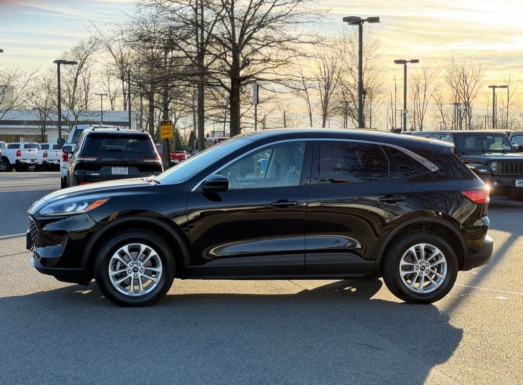 Used 2021 Ford Escape SE w/ Cold Weather Package image 10