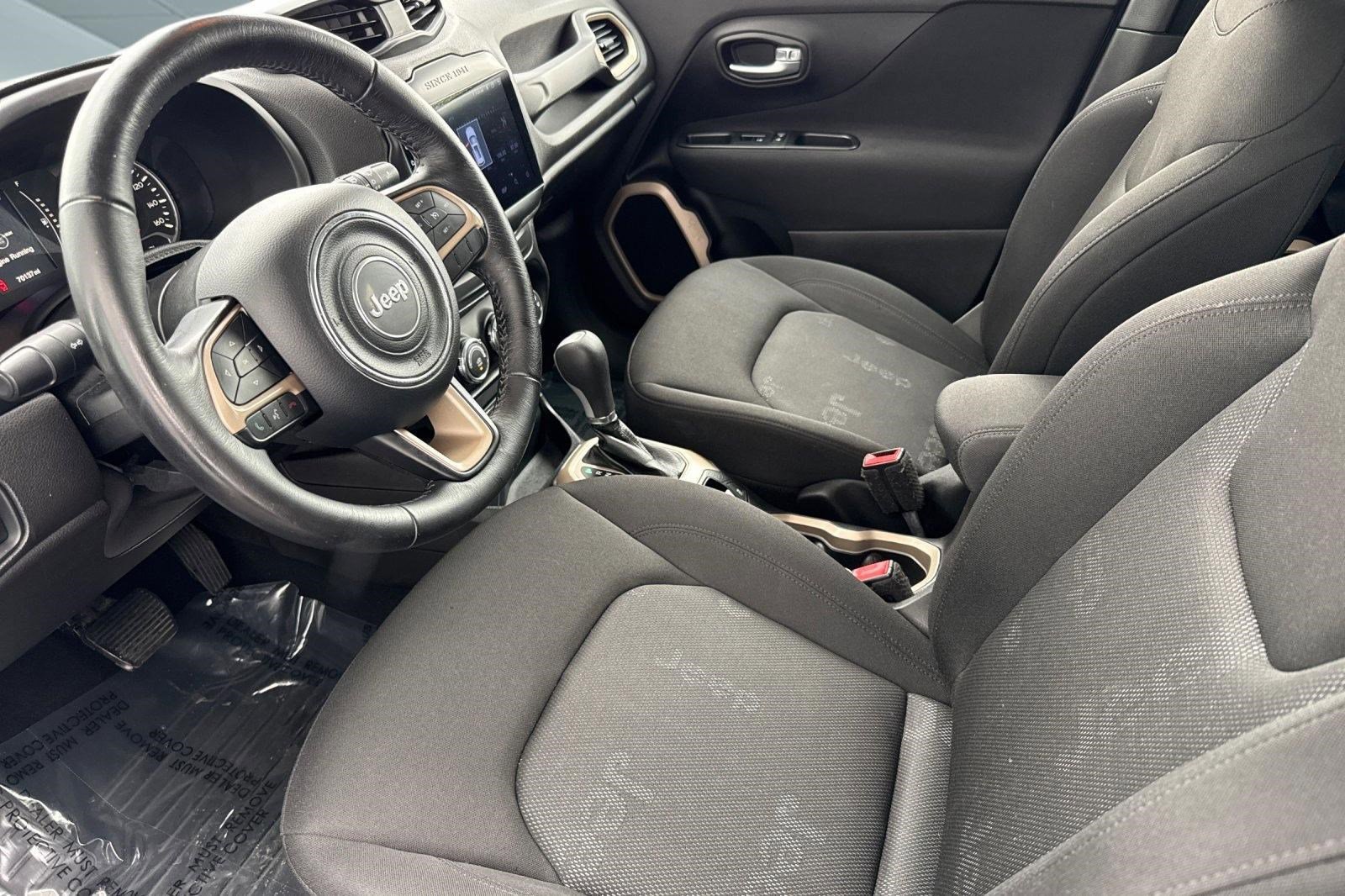 Used 2017 Jeep Renegade Latitude image 4