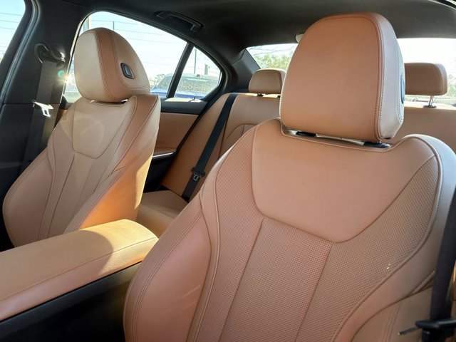 Used 2025 BMW 330i Sedan image 19