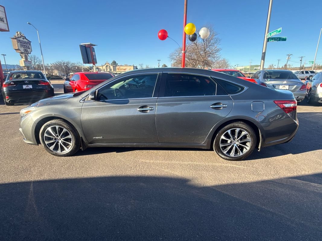 Used 2018 Toyota Avalon XLE Premium FWD image 4