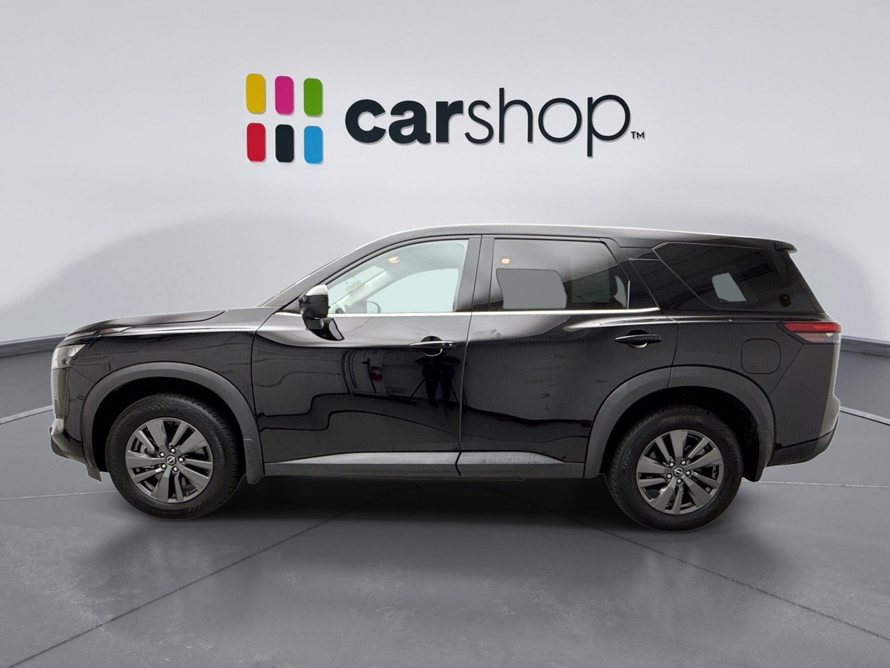 Used 2024 Nissan Pathfinder S image 2