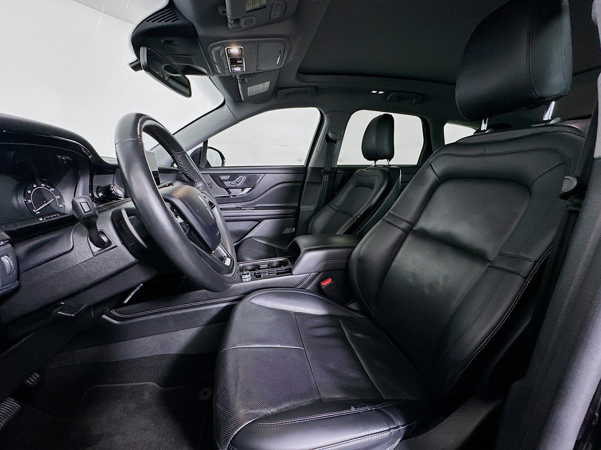 Used 2022 Lincoln Corsair FWD w/ Premium Package image 13