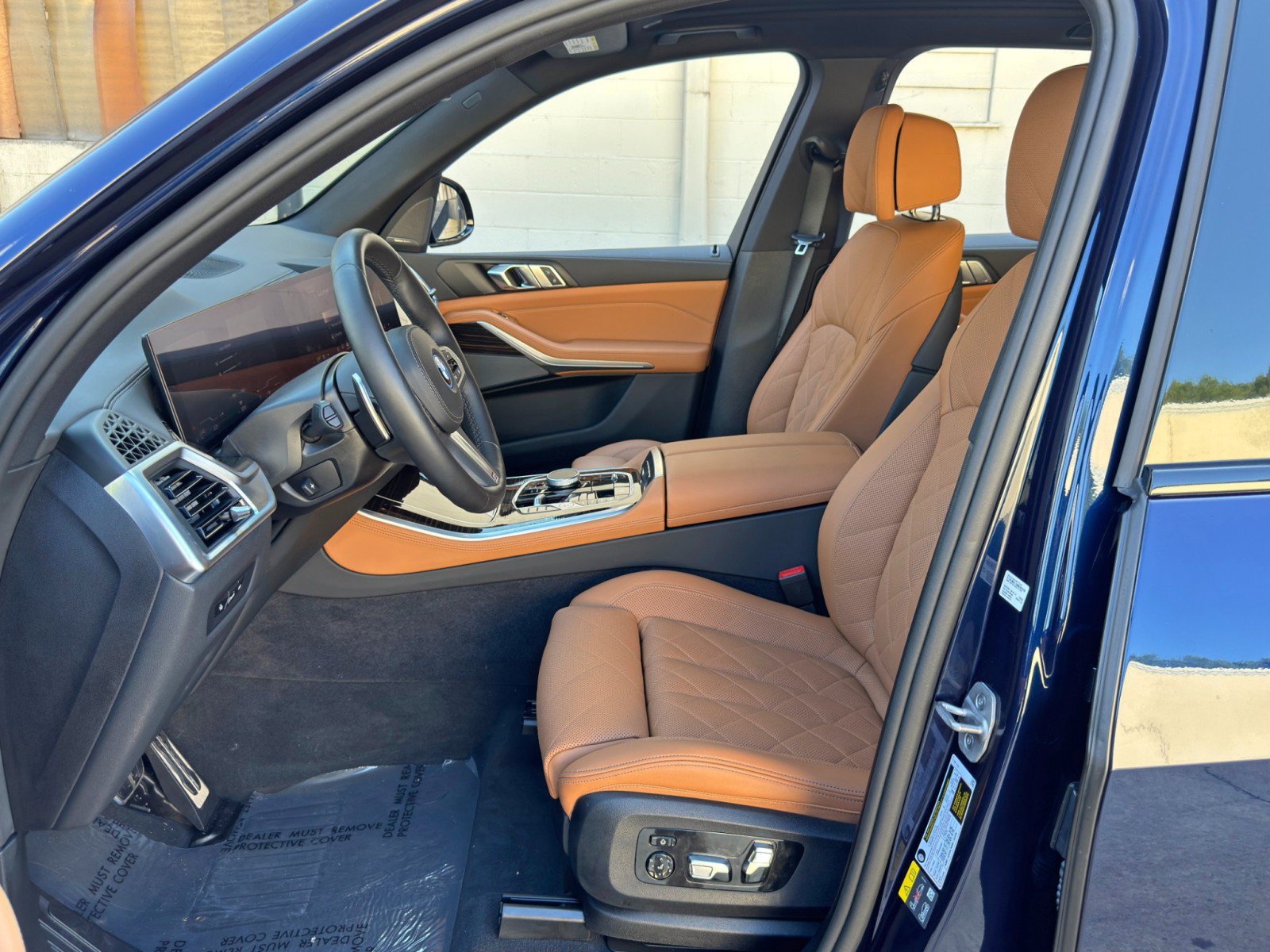 Used 2026 BMW X5 xDrive50e w/ M Sport Package AWD/4WD image 17