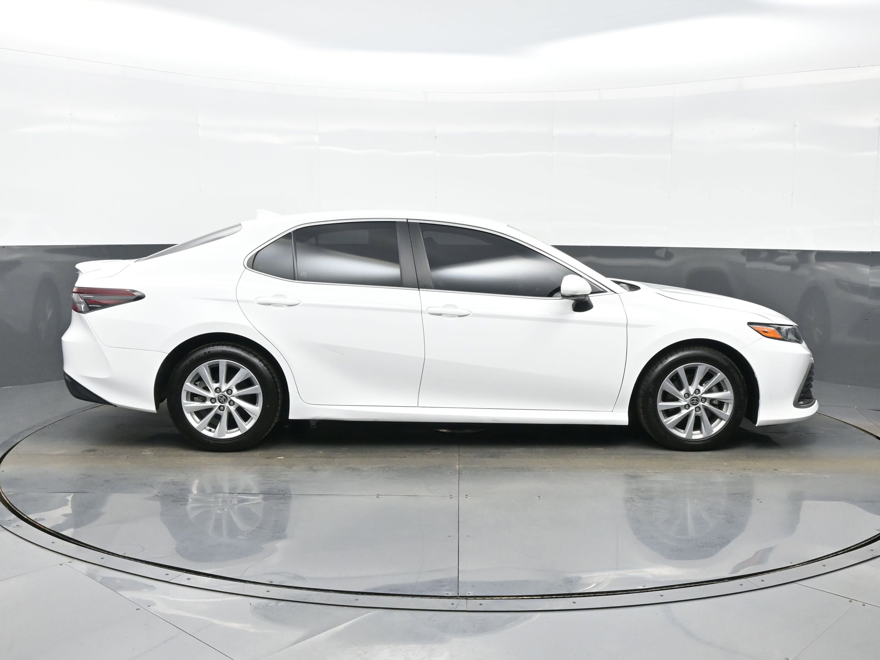 Used 2023 Toyota Camry LE image 7