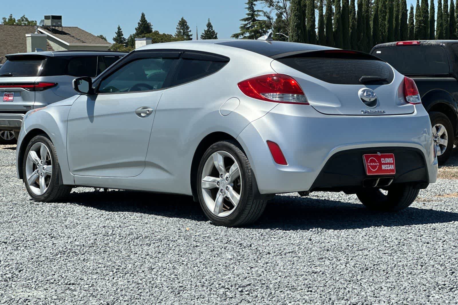 Used 2015 Hyundai Veloster FWD image 7