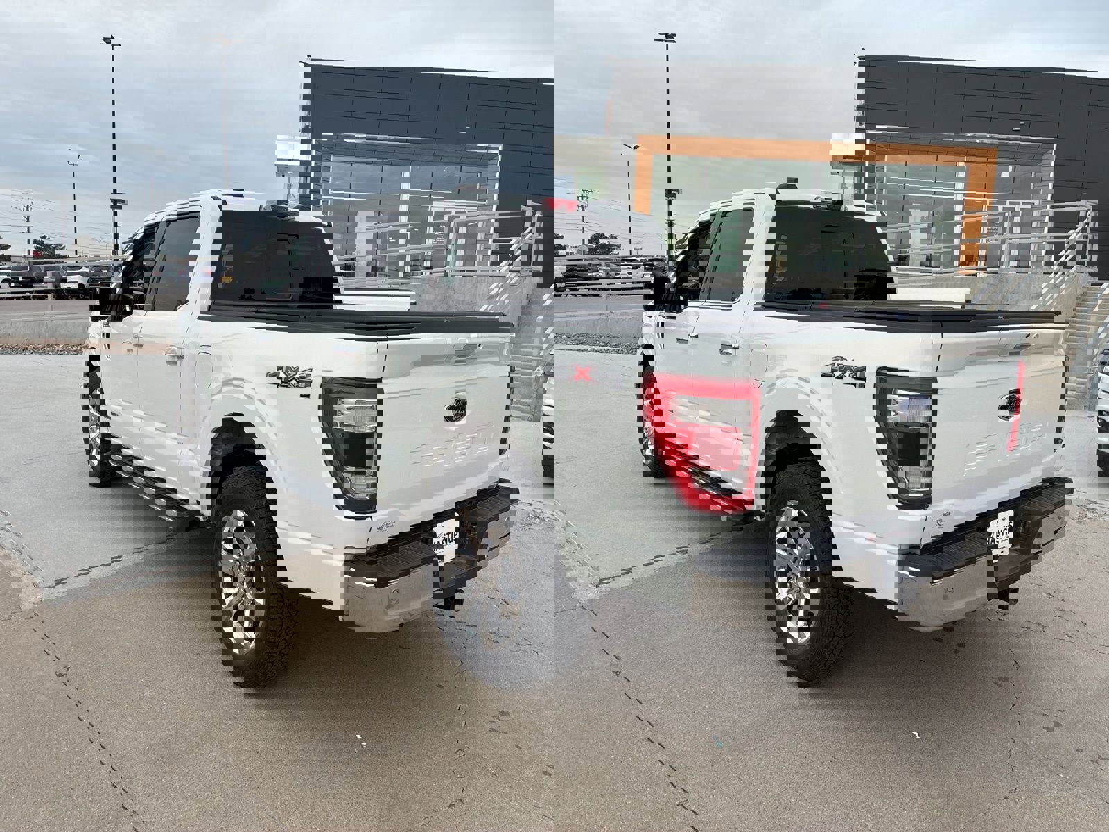 Used 2021 Ford F150 Lariat w/ Equipment Group 502A High image 3