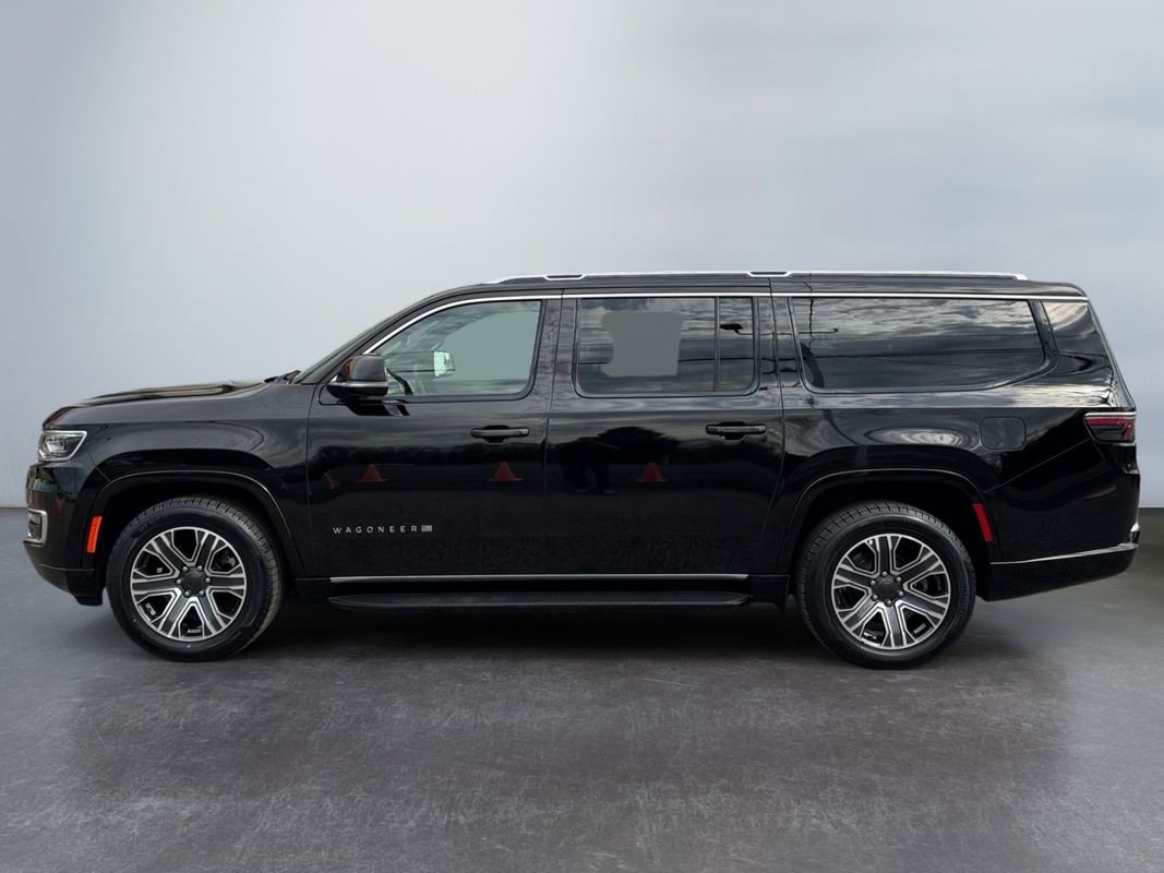 Used 2024 Jeep Wagoneer L Series II w/ Flexible Seating Group image 8