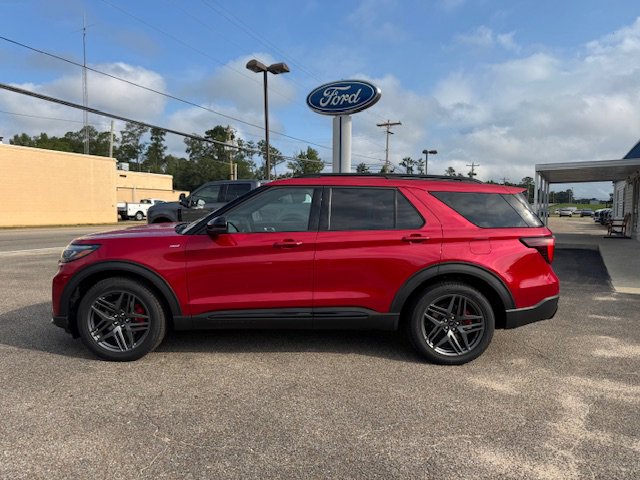 New 2025 Ford Explorer ST-Line image 1