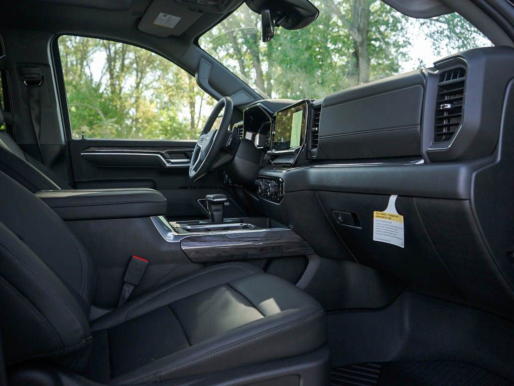 New 2025 Chevrolet Silverado 1500 LTZ w/ LTZ Premium Package image 9